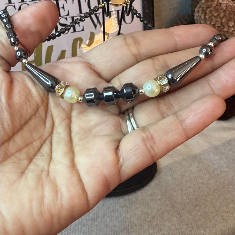 Black and Pearl Beaded Necklace - Picture 2 of 3
